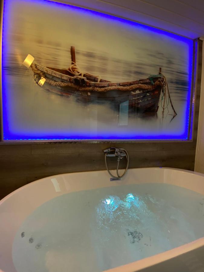 Gleis 2, Waggon Mit Ofen, Optional Mit Whirlpool Und Sauna Dahlem  Exterior foto